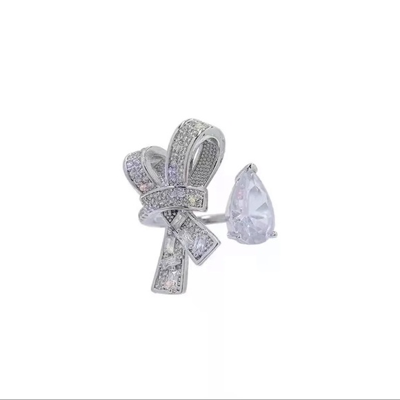 Unique Bow Ring - Picture 4 of 4